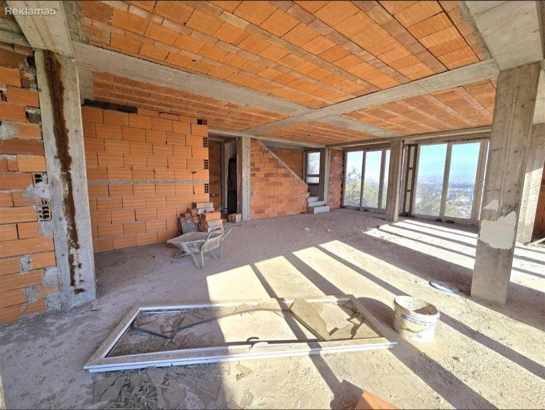 Prekrasna kuća sa 5 soba u Ždancu, Skopje - 140 m²