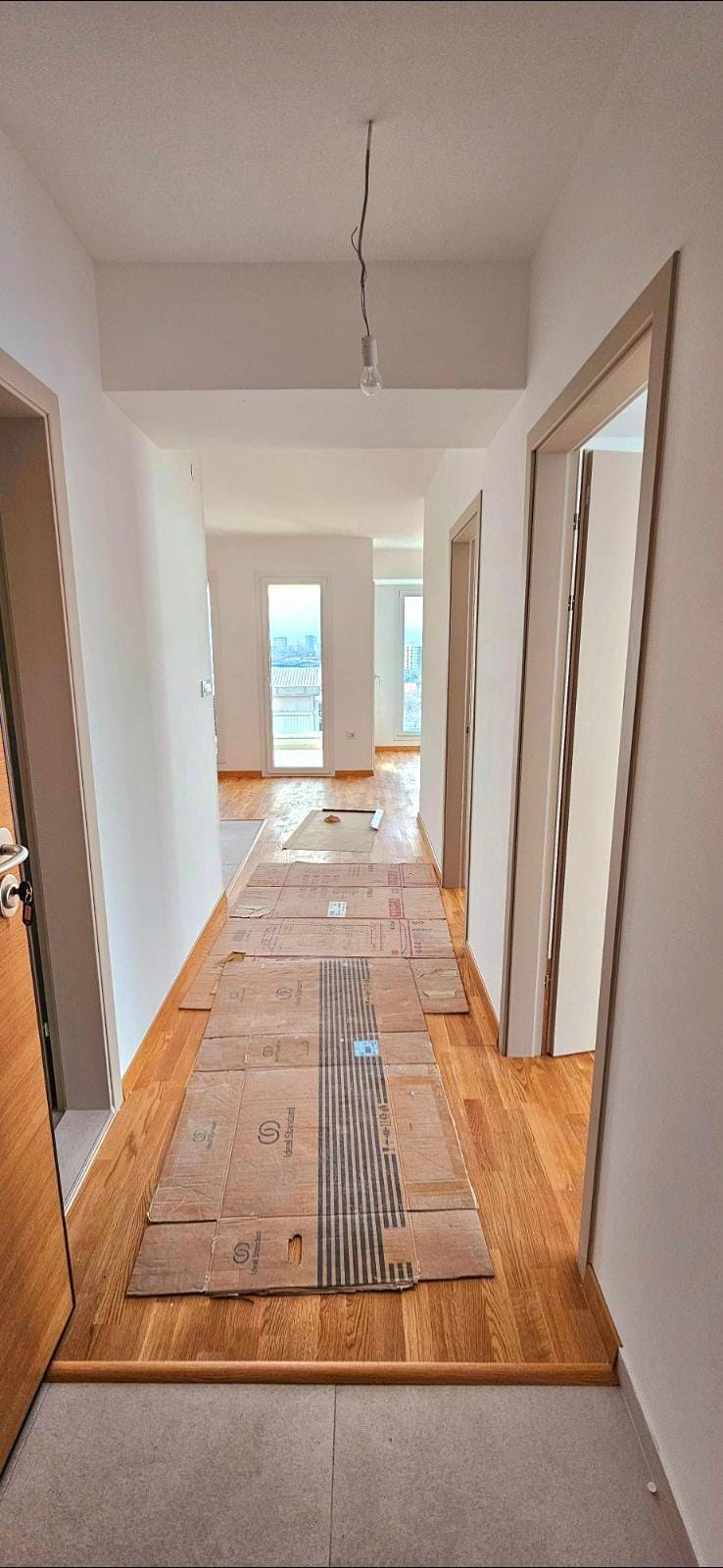 Нов 3-собен стан во Аеродром, 56m², гаража