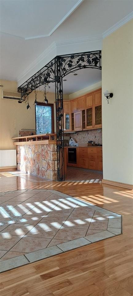 Ексклузивна куќа во Бардовци, 600м² на 3 нивоа, Скопје