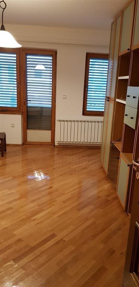 500m² куќа во Центар-Долно Водно, 3 нивоа, идеална за две фамилии