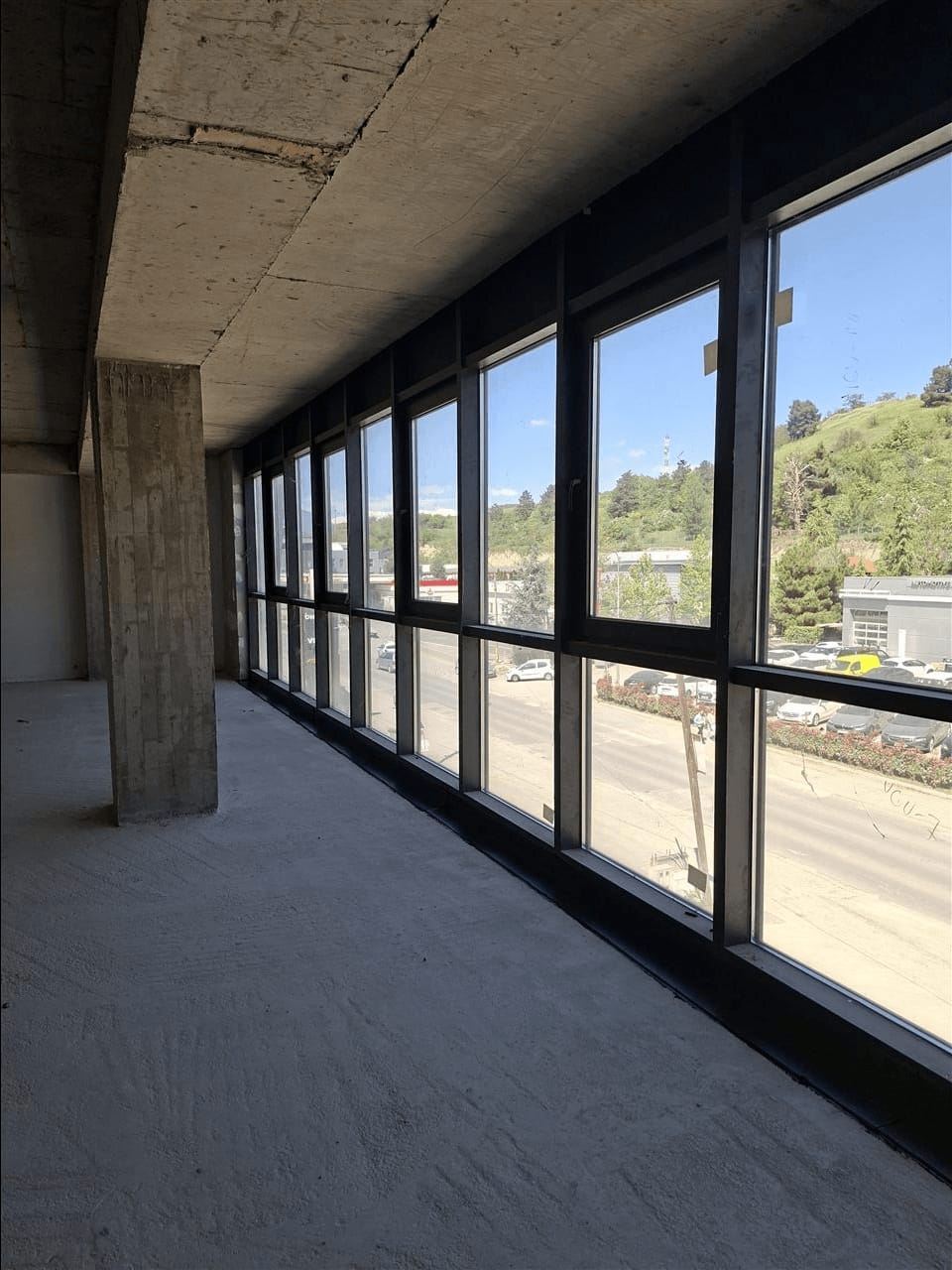 Деловен простор 1000m² на ул. Скупи, Карпош