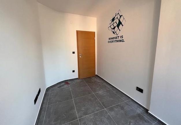 Нов стан во Дебар Маало, 3 спални, 84м², Карпош