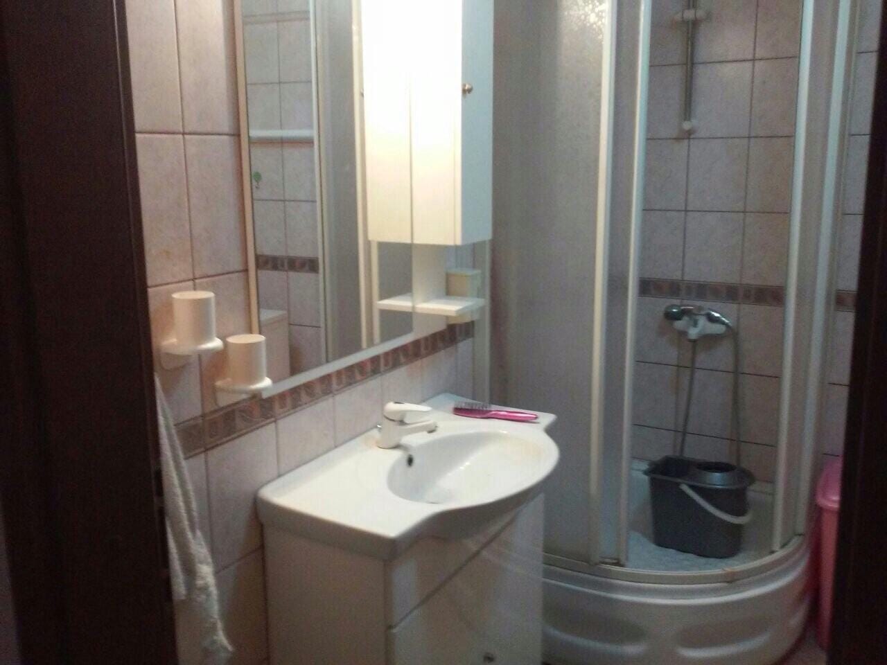 Комплетно опремена куќа Чрнече, 240 м², 6 соби, 2 ката