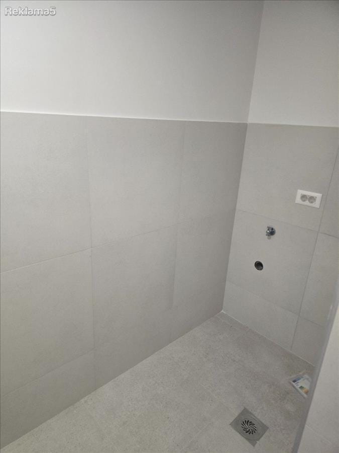 Нов стан во Центар, 4 соби, 107 м², лифт