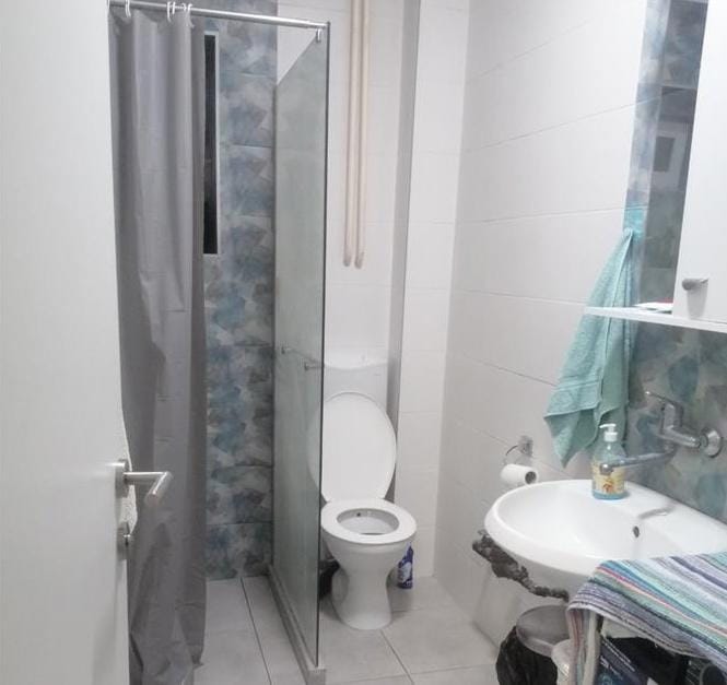 Реновиран стан во Аеродром, 80м², 2 спални, тераса