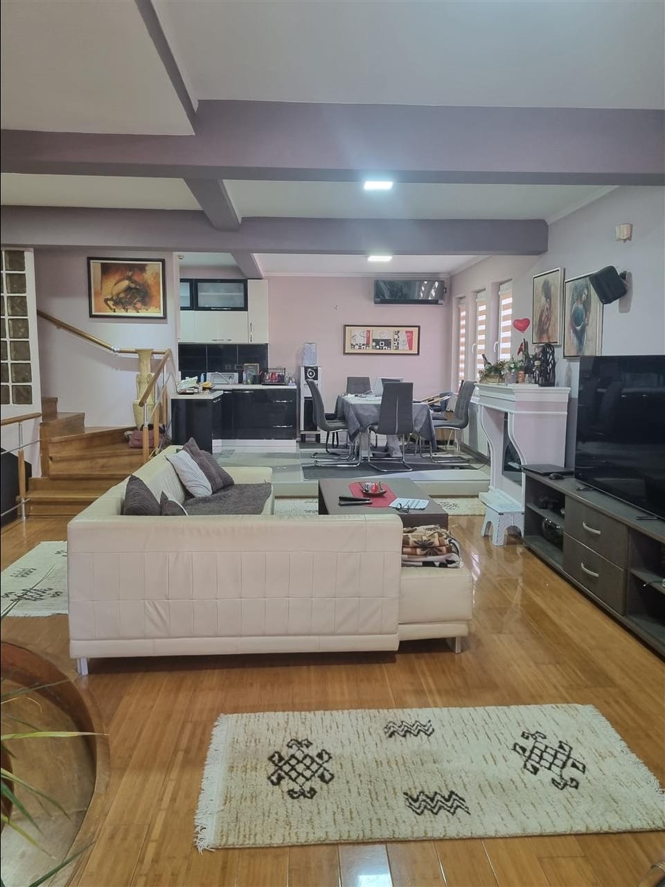 Куќа во Ново Лисиче, 5 соби, 180 м², Аеродром