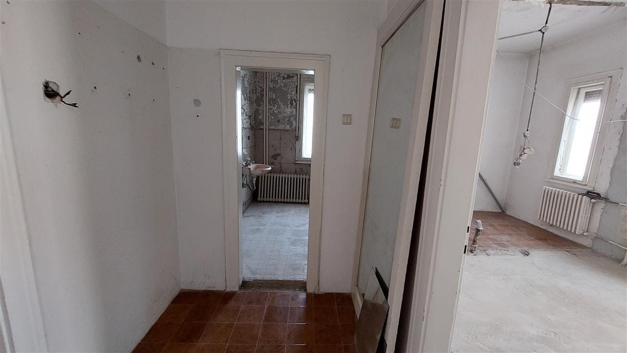 Стан 2 спални, Центар, градски парк, 101m² + подрум