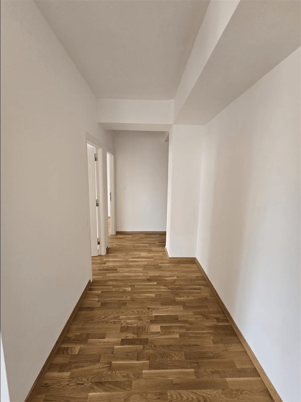 Нов стан за деловна намена во Влае Александрија, Карпош - 3 соби, 65 м²