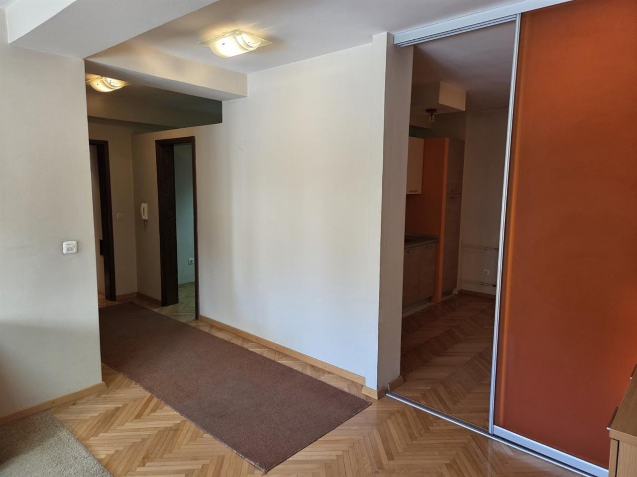 Опремен канцеларијски простор 74м2, Центар Скопје