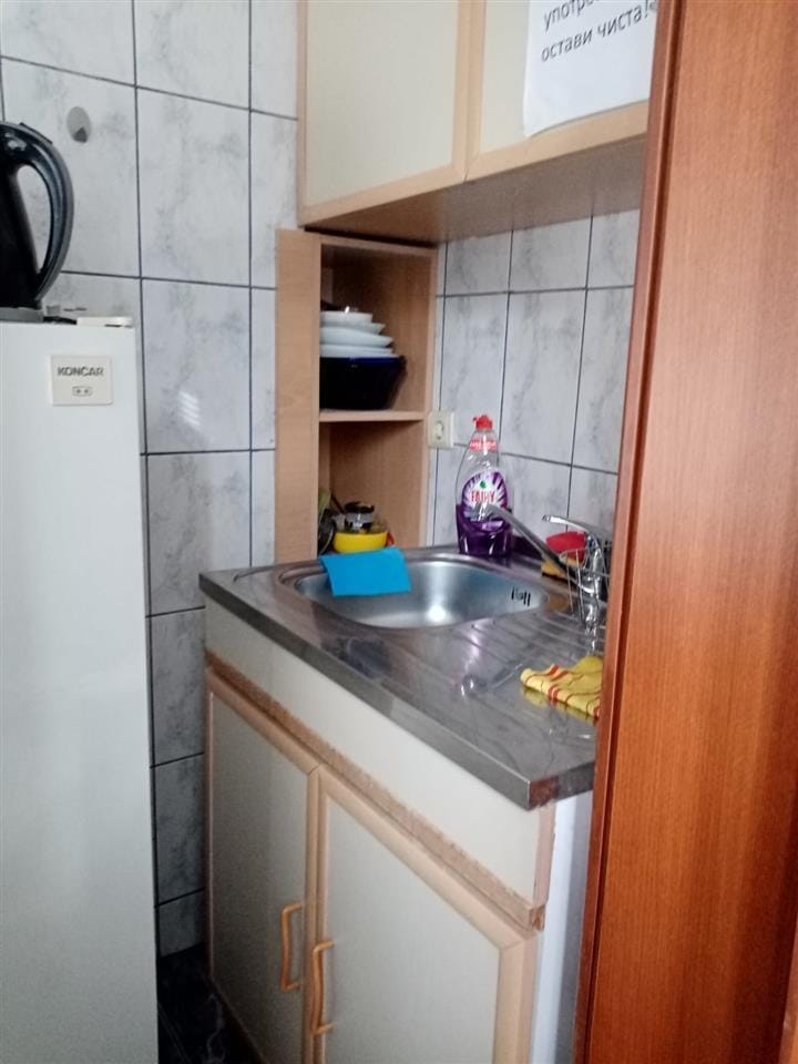 Деловен простор 100м2 - 4 простории, Центар Скопје