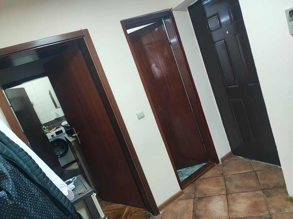 Трособен стан 80м² во Аеродром, Скопје - со тераса и лифт