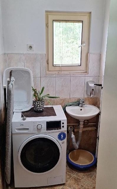 Намештен стан Аеродром 85м² - 2 спални, реновиран