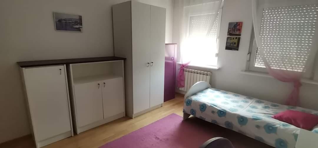 3-собен наместен стан во Центар, Скопје - 74 м²