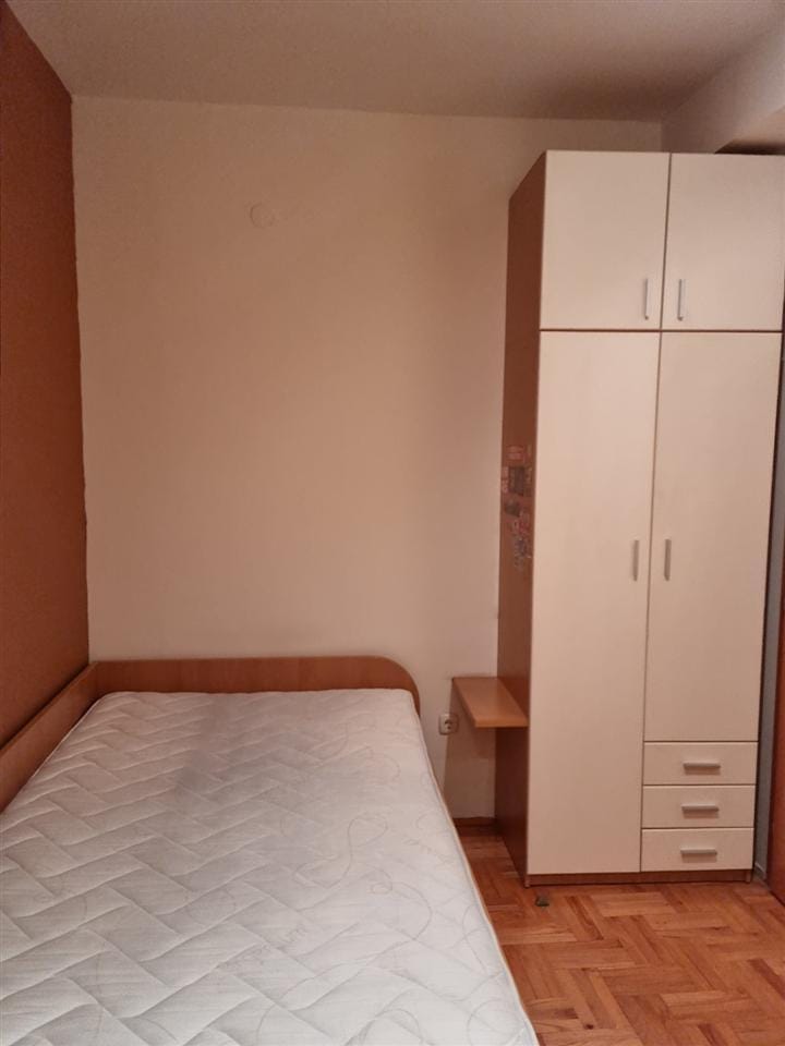 3-спални стан за изнајмување во Аеродром, Скопје - 88 м²