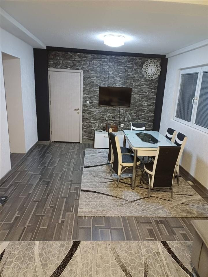 3.5-комнатен наместен стан во Центар, Скопје - 84м²