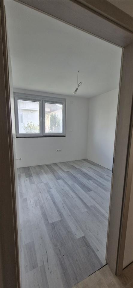 Moderna samostojna kuќa Bardovci, 5 sobi, 180 m², nova