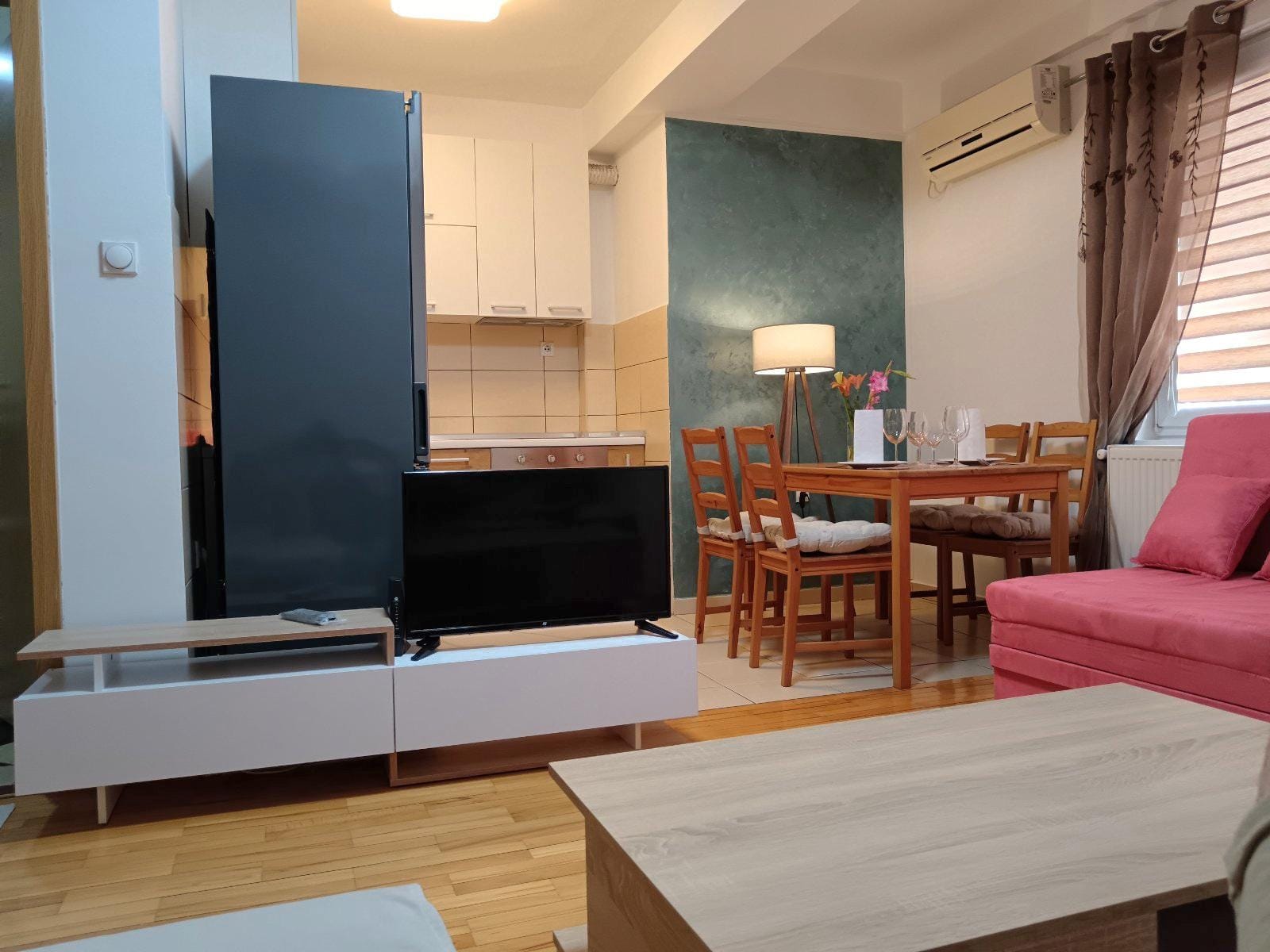 Гарсоњера 1.5 соби, Центар, Католичка Црква