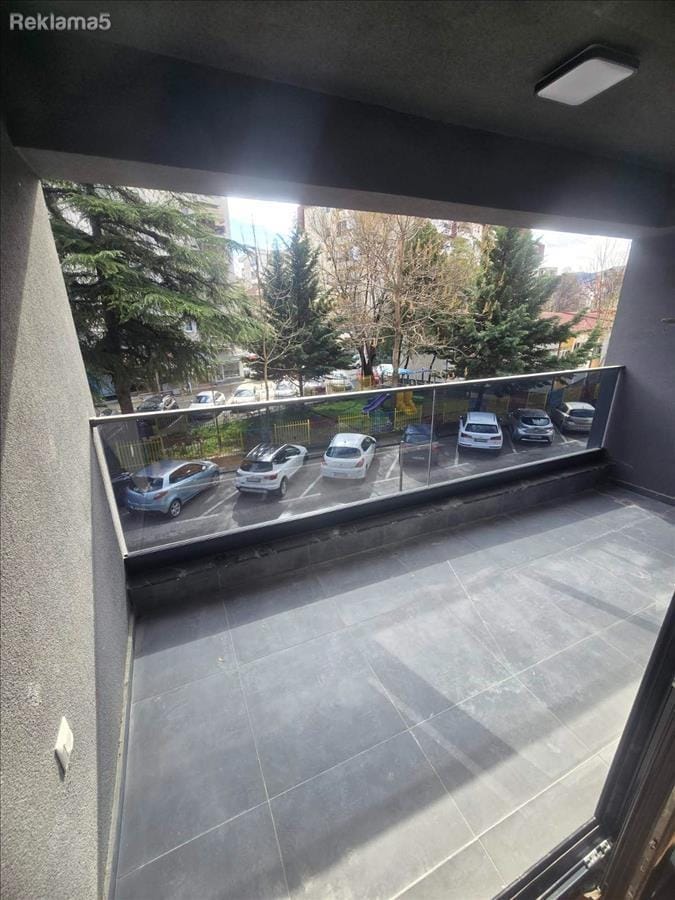 Нов стан во Центар, 4 соби, 107 м², лифт