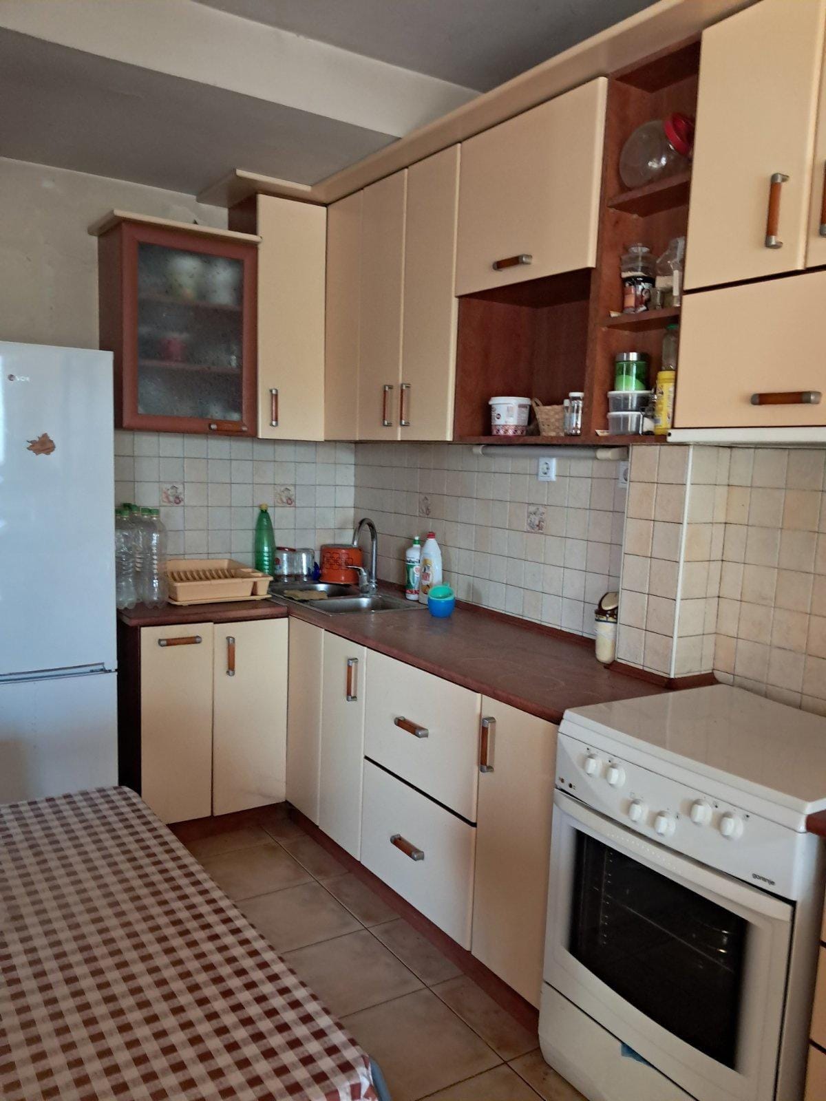 Kuќa vo Nas.Lisice - 6 sobi, 247m², cel plac 300m²