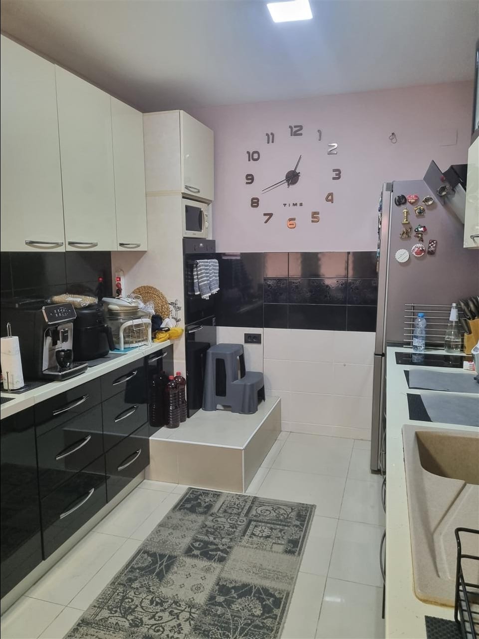 Куќа во Ново Лисиче, 5 соби, 180 м², Аеродром