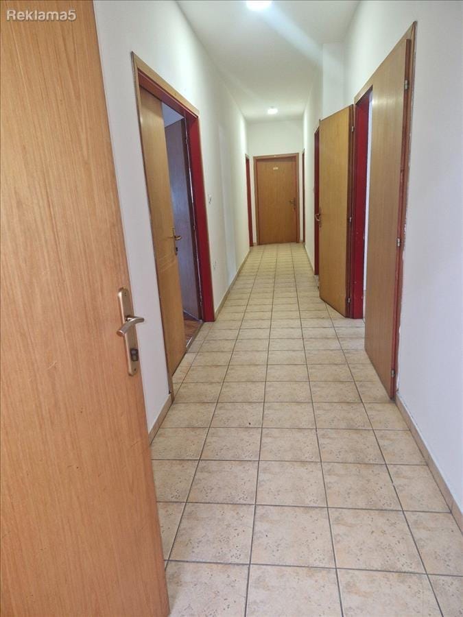 Деловен простор 900м2 за изнајмување, Гази Баба