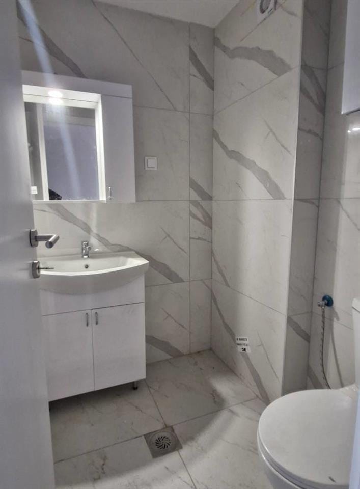 Нов трособен стан 71м2, Центар, 4 кат