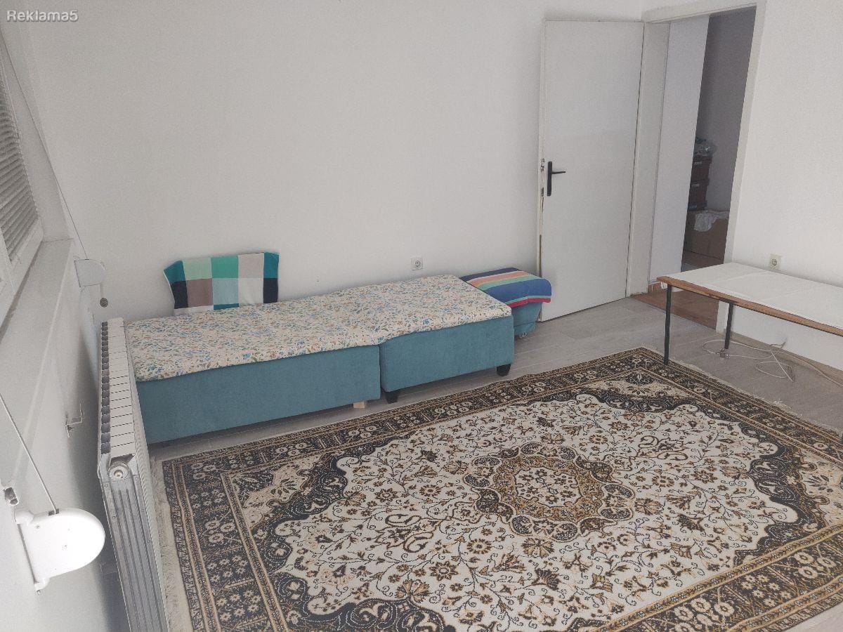Renoviran trosoben stan vo Centar, 88m2, dve terasi