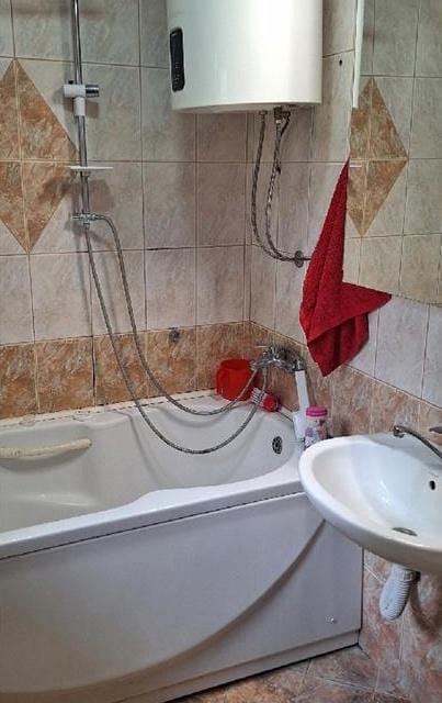 Намештен стан Аеродром 85м² - 2 спални, реновиран