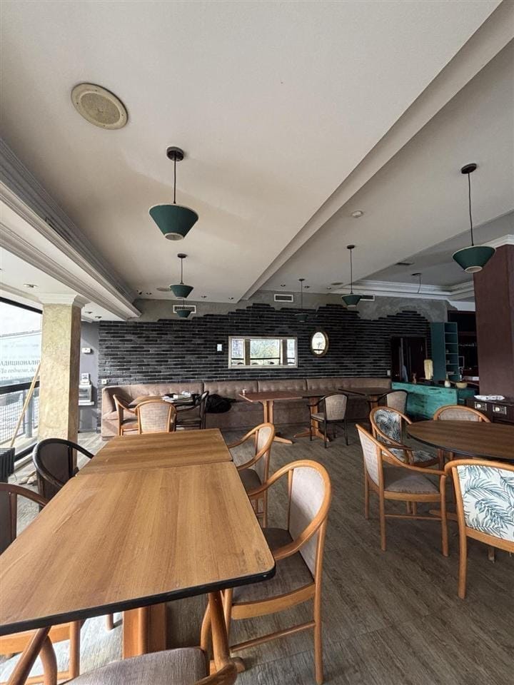 Деловен простор 380м² Аеродром, Скопје - продажба