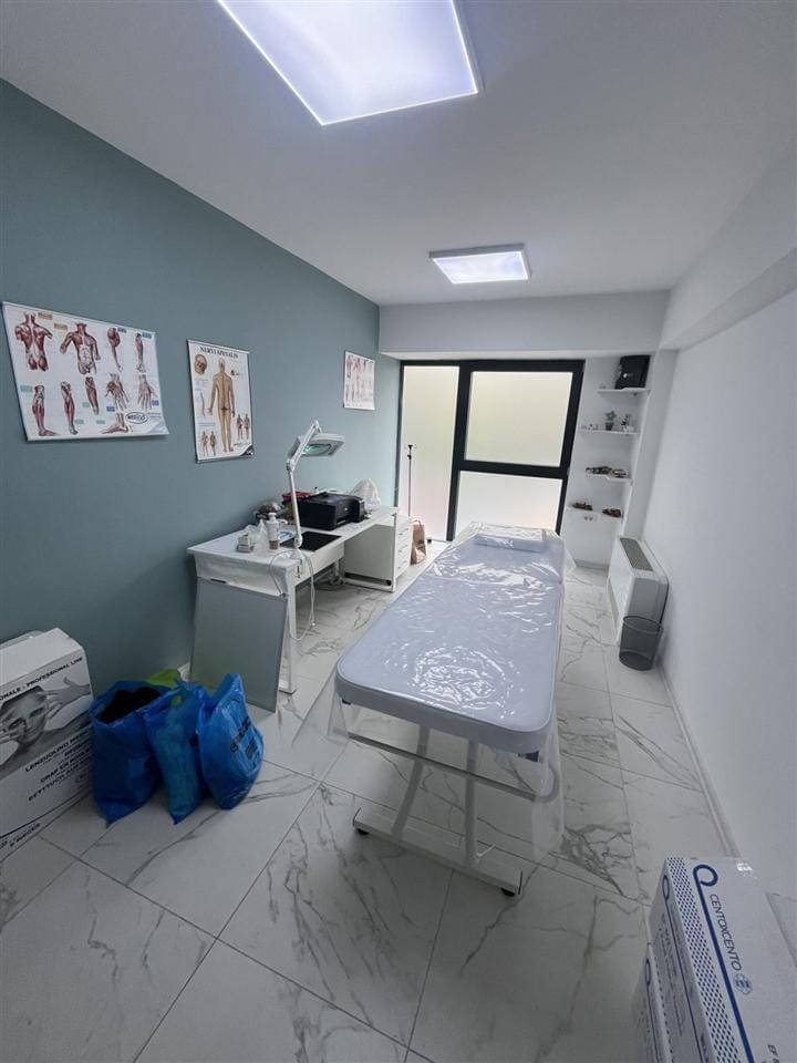 Деловен простор 127м² Карпош - Се издава