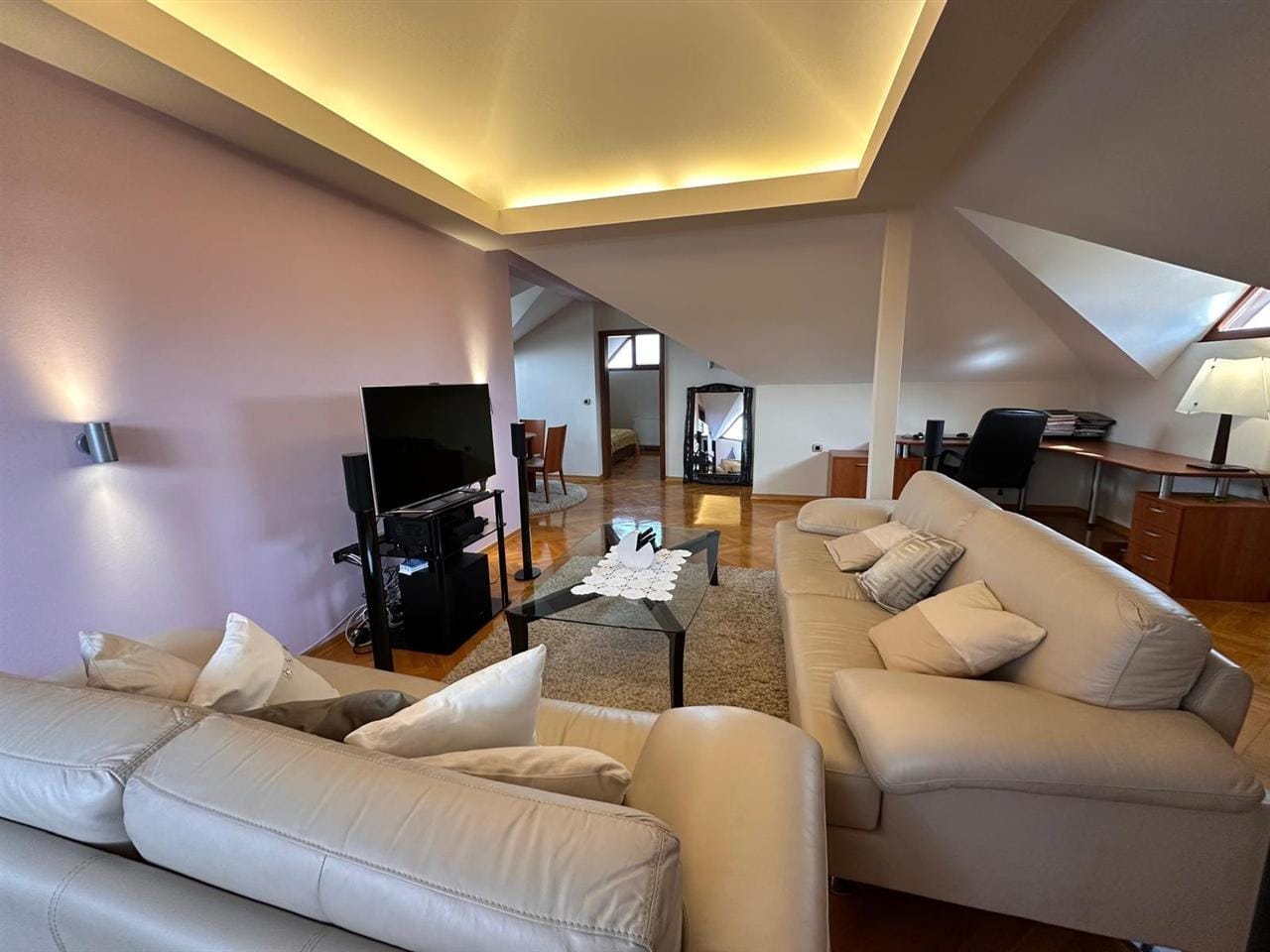 Ekskluzivna samostojna kuća 498 m² Karposh - 9 sobi