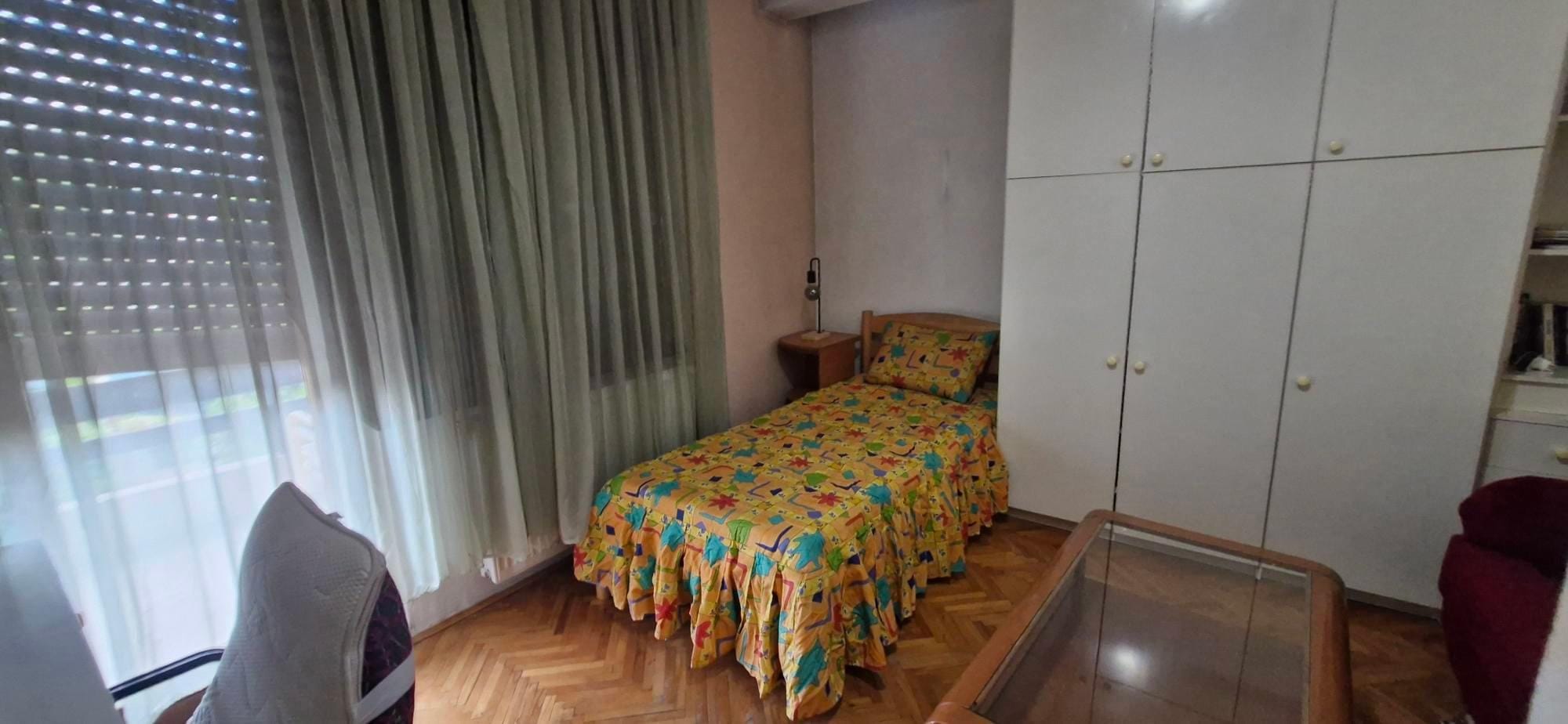 Самостојна куќа 7 соби, 234 м², Маџари, Скопје