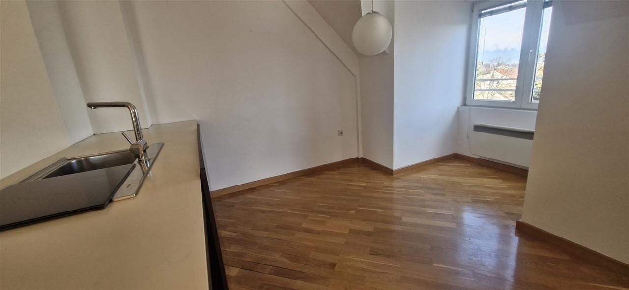 Трособен дуплекс стан во Ѓорче Петров, 97м2