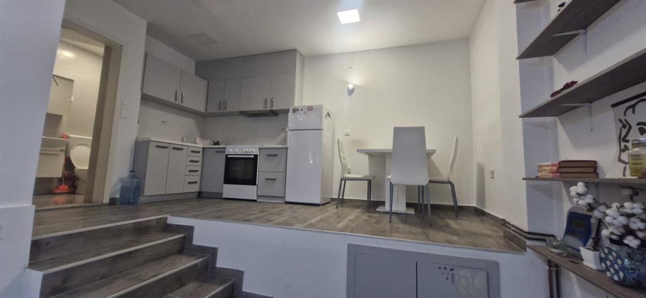 2-собен опремен стан 47м², Дебар Маало, близу Силбо