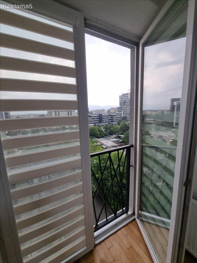 3-соби стан во Капиштец, 94m², комплетно реновиран и наместен