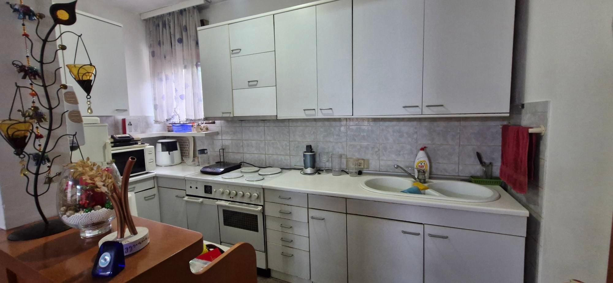 Самостојна куќа 7 соби, 234 м², Маџари, Скопје