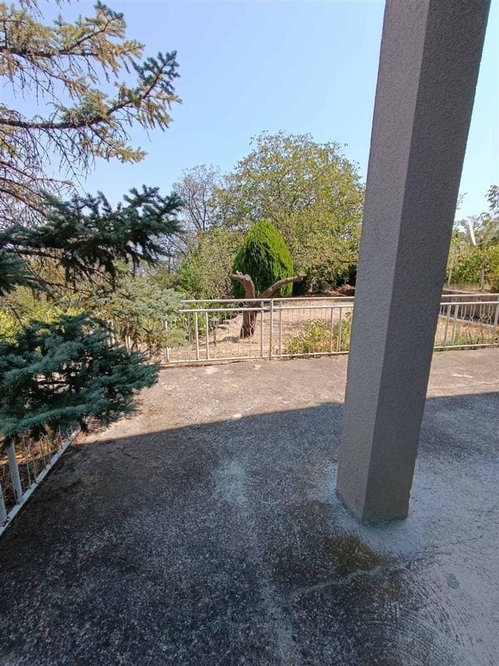 Куќа 4 соби Жданец 129м2 + двор 854м2