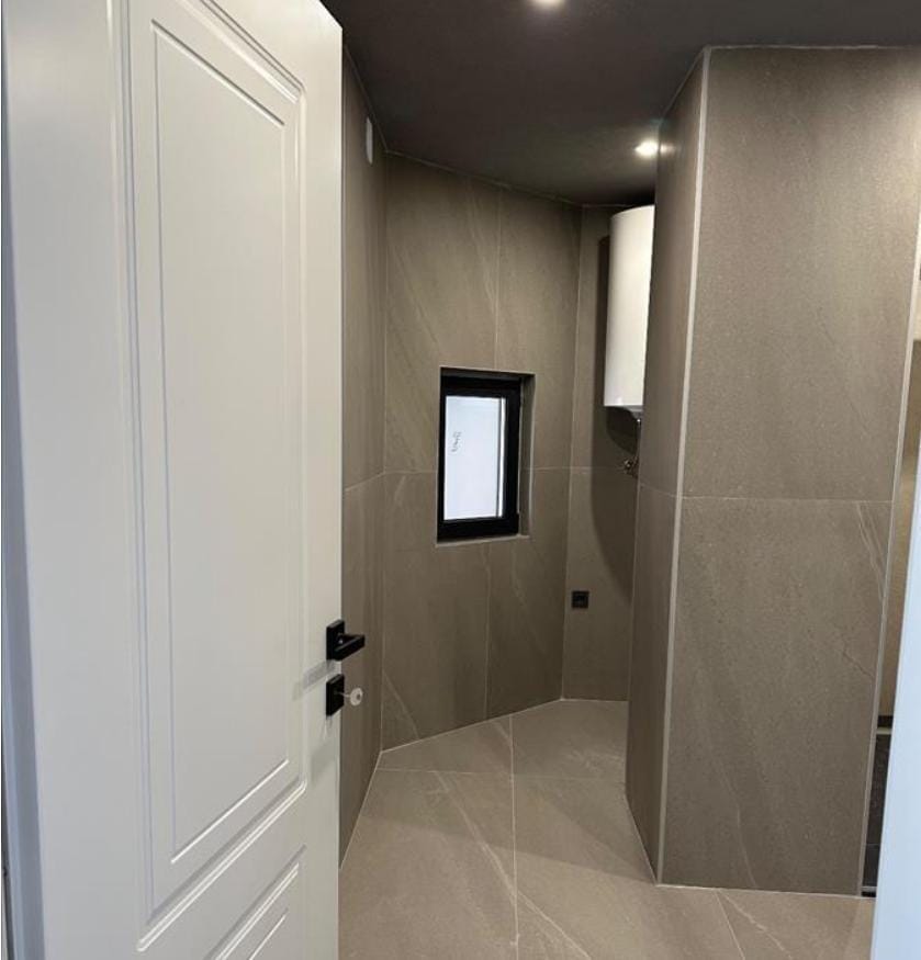 Стан во Центар 92м2 со 2 спални реновиран