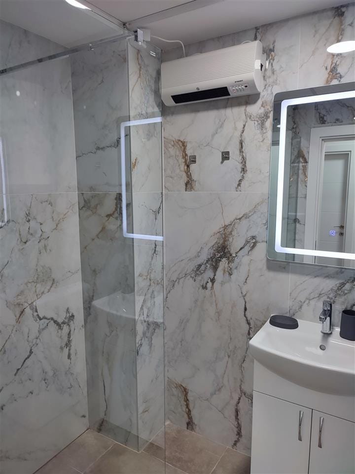 Nov moderno uređen stan vo Debar Maalo, 3 sobi, 75 m²