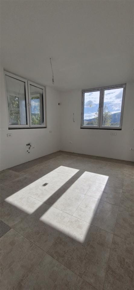 Moderna samostojna kuќa Bardovci, 5 sobi, 180 m², nova