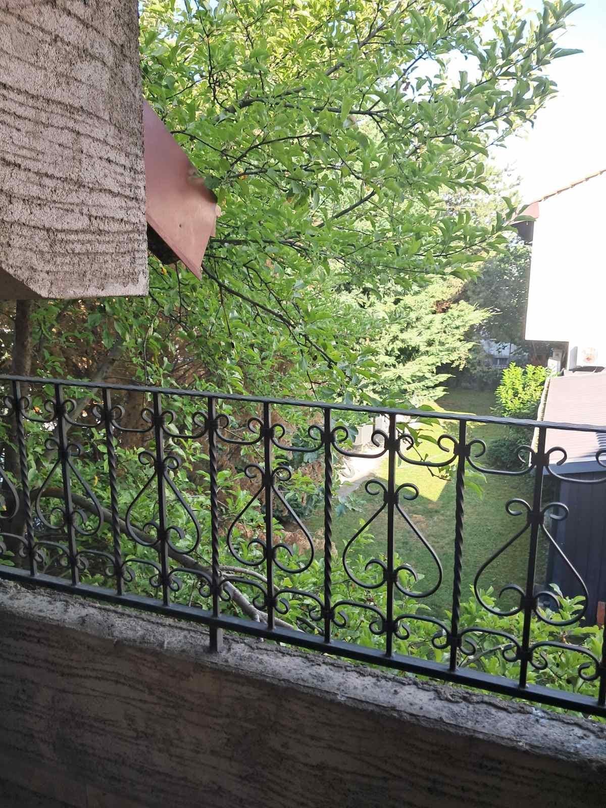 Kuќa vo Nas.Lisice - 6 sobi, 247m², cel plac 300m²