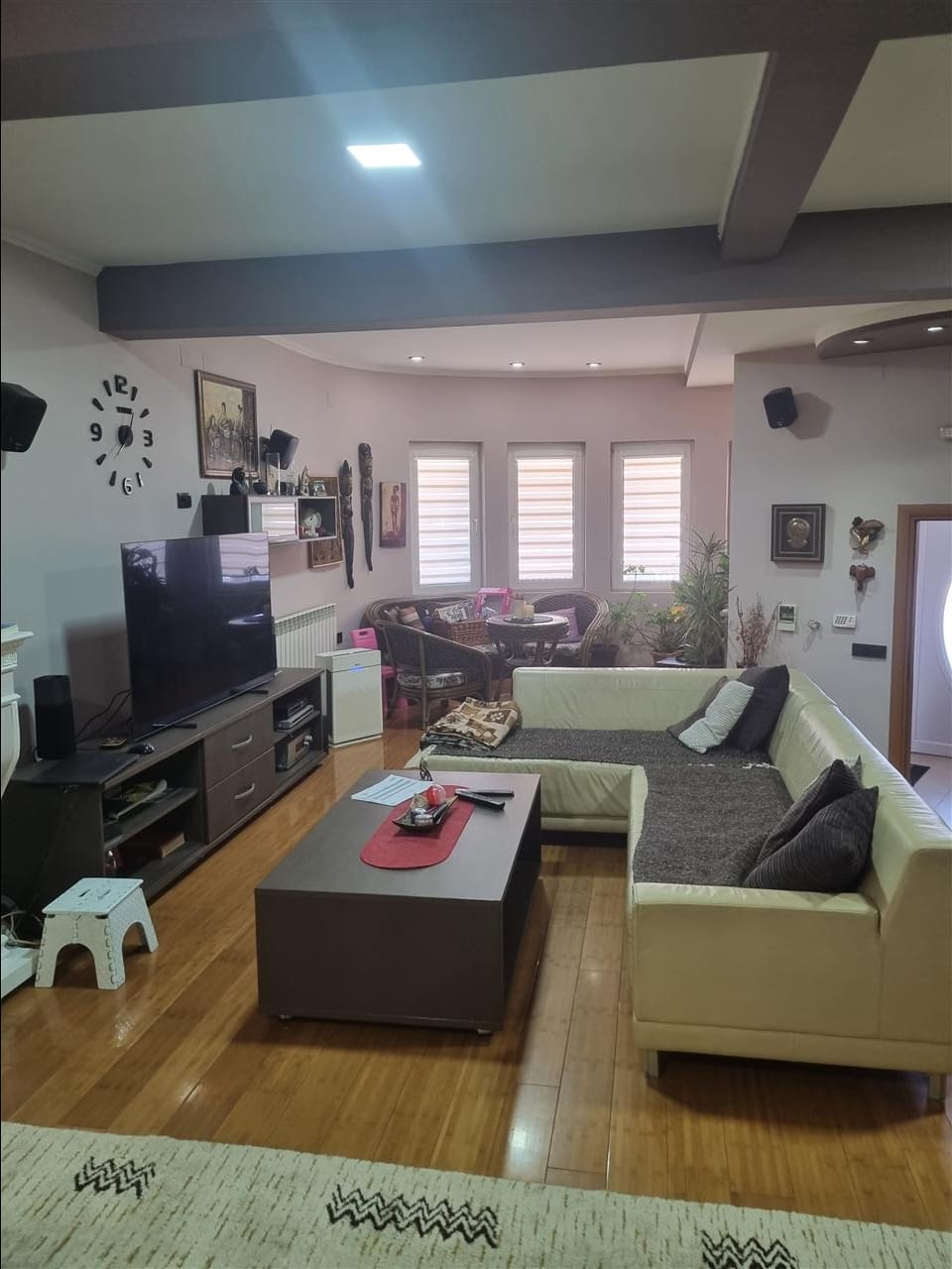 Куќа во Ново Лисиче, 5 соби, 180 м², Аеродром