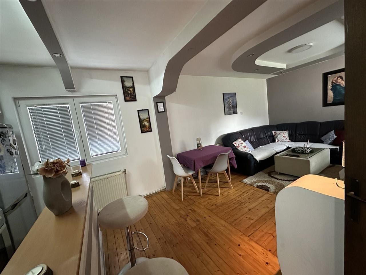 2-собен стан 40м2 приземје со двор, Гази Баба