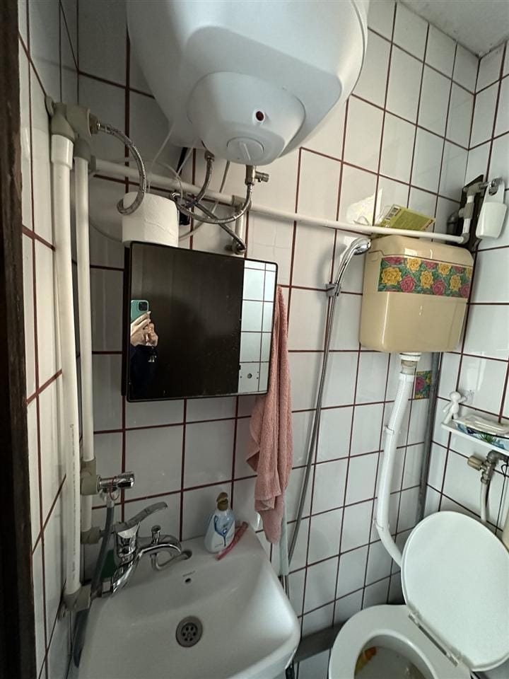 2-собен стан 40м2 приземје со двор, Гази Баба