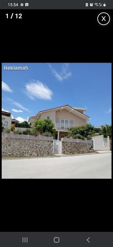 Двосемејна куќа 8 соби, Караорман, Гевгелија - издадена