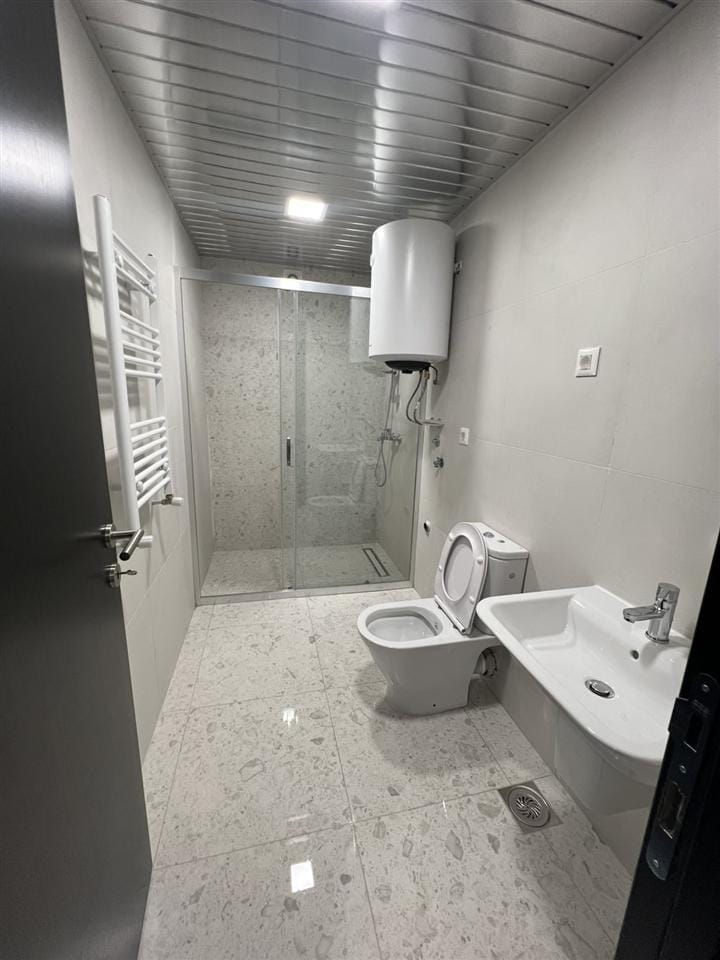 3-собен стан 68м2 во Центар со гаража