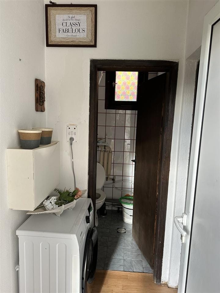 2-собен стан 40м2 приземје со двор, Гази Баба