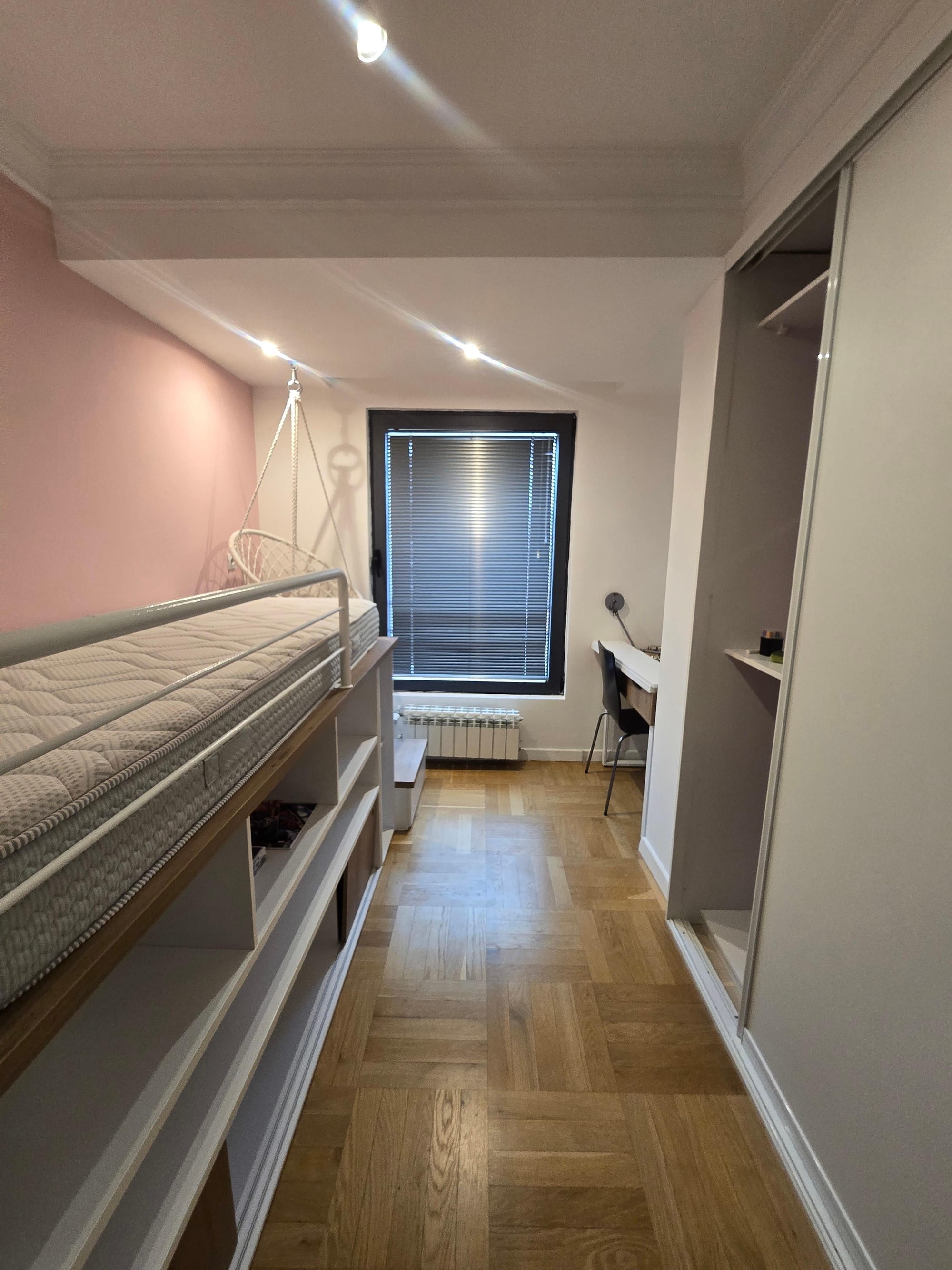 Луксузен наместен стан, 4 соби, 100м², Центар Скопје