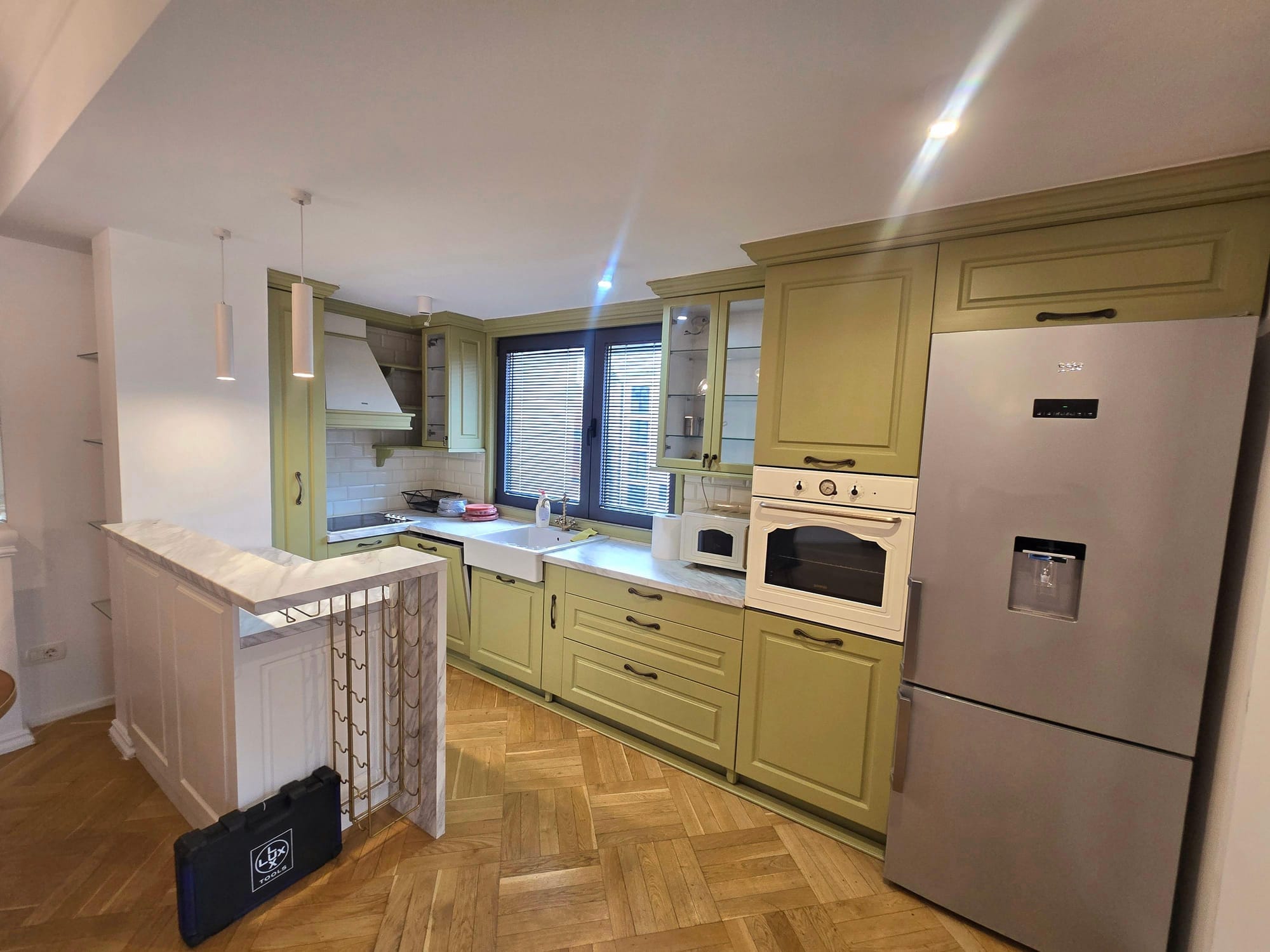 Луксузен наместен стан, 4 соби, 100м², Центар Скопје