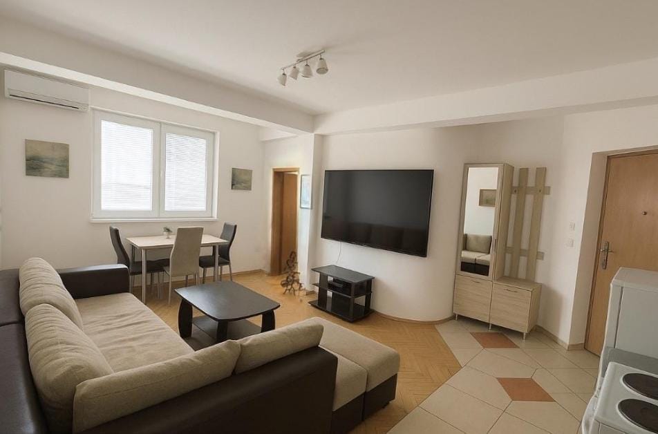 Наместен стан во Центар 49м2 со 2 спални